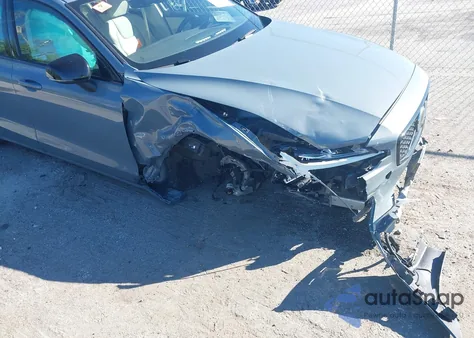 2024 Volvo S60 B5 Plus Dark Theme из США, поврежденный, VIN 7JRL12TL7RG319252